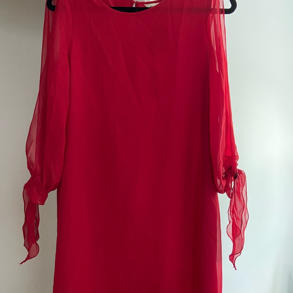 Max studio red peekaboo arm